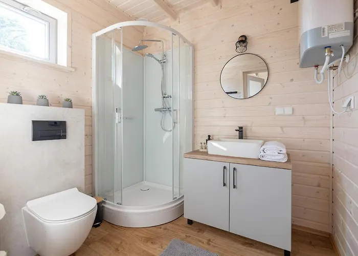 Natura - Caloroczne Drewniane, Rowery, Hulajnogi, E-foil, Balie Z Hydromasazem, Sprzet Do Polawiania Bursztynu بيت للعطل *