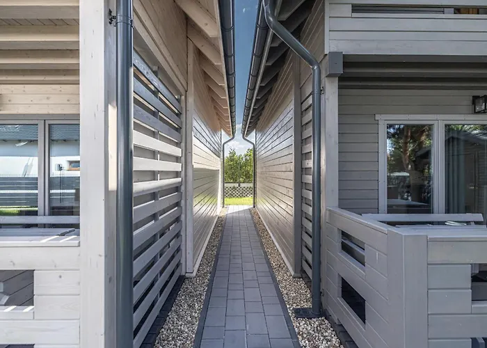 Natura - Caloroczne Drewniane, Rowery, Hulajnogi, E-foil, Balie Z Hydromasazem, Sprzet Do Polawiania Bursztynu بيت للعطل *