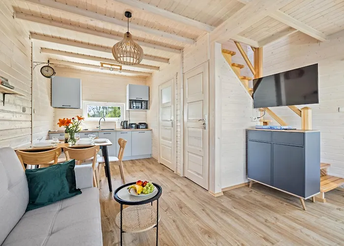 Natura - Caloroczne Drewniane, Rowery, Hulajnogi, E-foil, Balie Z Hydromasazem, Sprzet Do Polawiania Bursztynu 度假居 *